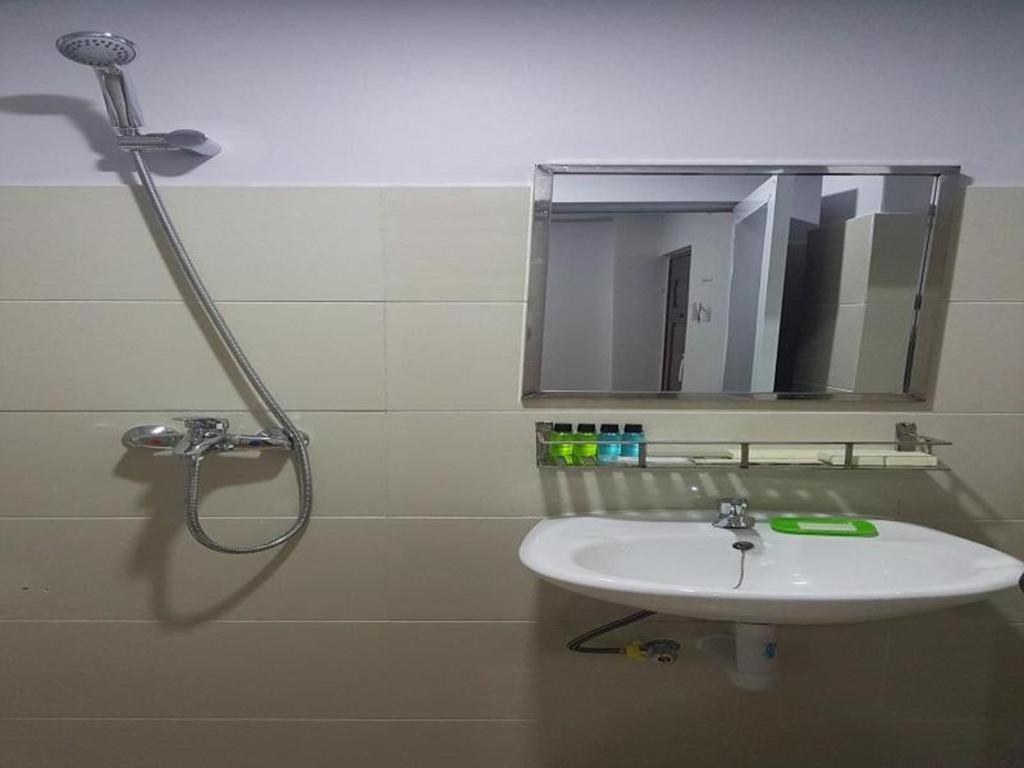 Asian Smile Hotel Янгон Екстериор снимка