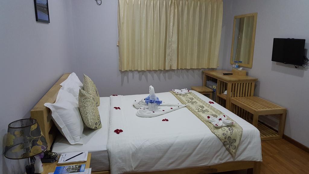 Asian Smile Hotel Янгон Екстериор снимка
