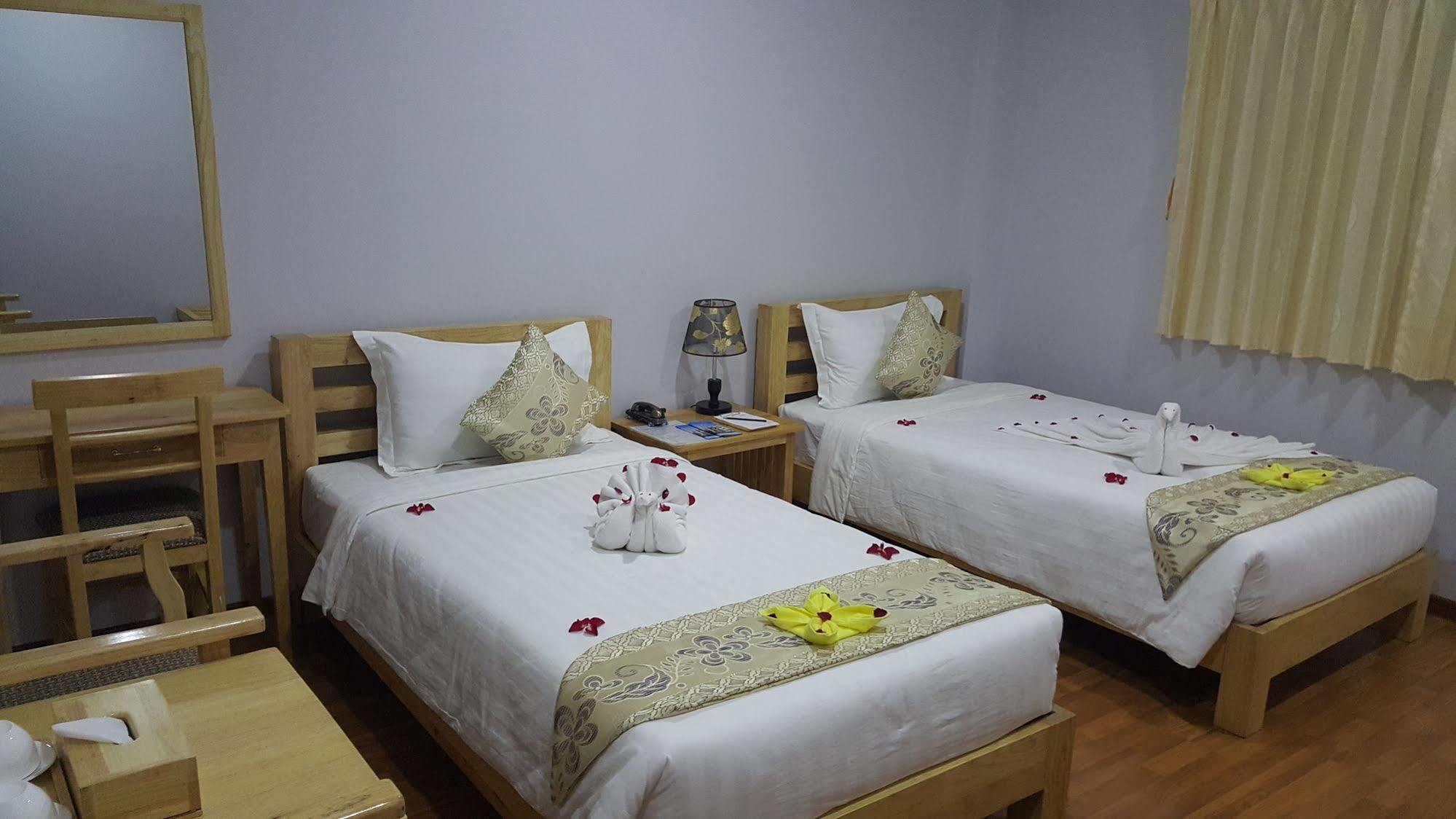 Asian Smile Hotel Янгон Екстериор снимка