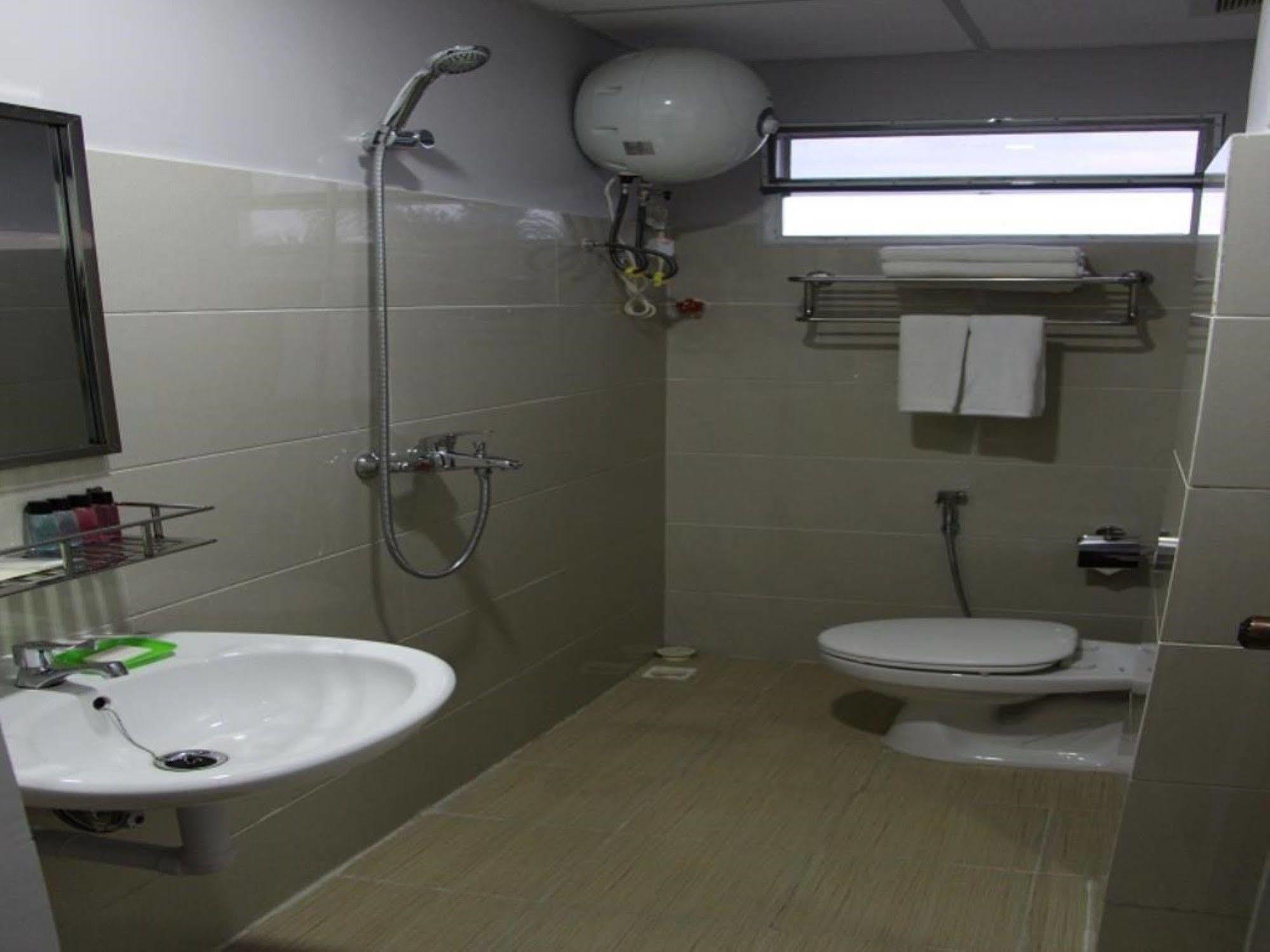 Asian Smile Hotel Янгон Екстериор снимка