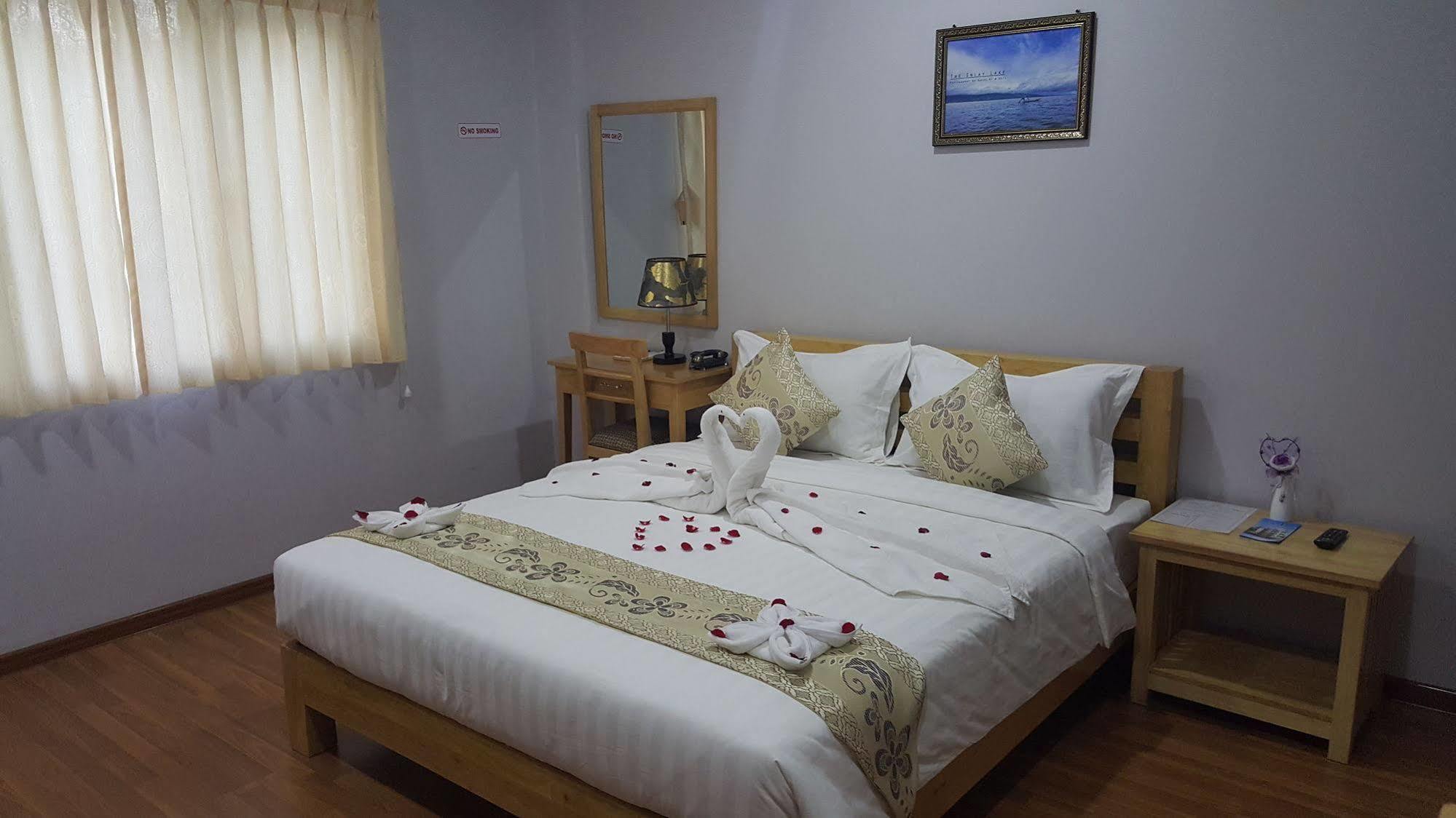 Asian Smile Hotel Янгон Екстериор снимка